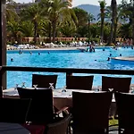 Tindari Club 度假村 4*